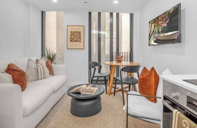 The Courtenay Chic Retreat 1BR Apartment