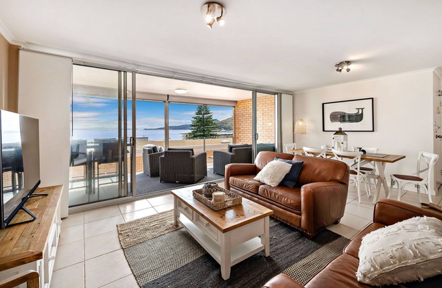 The Crest Shoal Bay - Prime Location Amazing Views