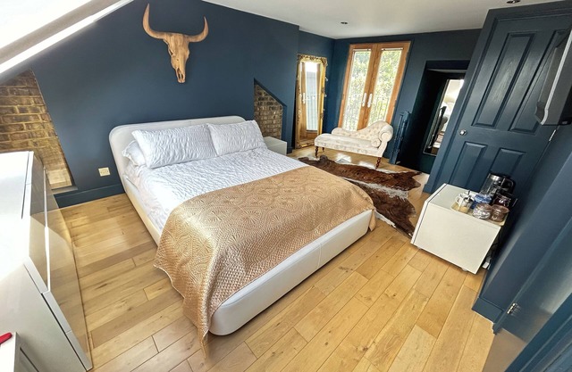 the crown loft