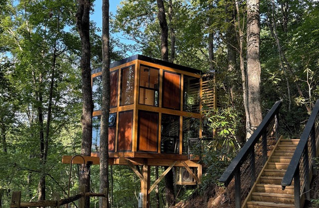 The Cūbus Treehouse, The Cūbus - by Highlands Treehouse Retreat