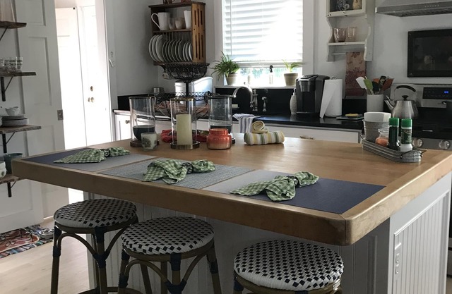 The Douglas - A hill country bungalow in Fredericksburg. No added fees!