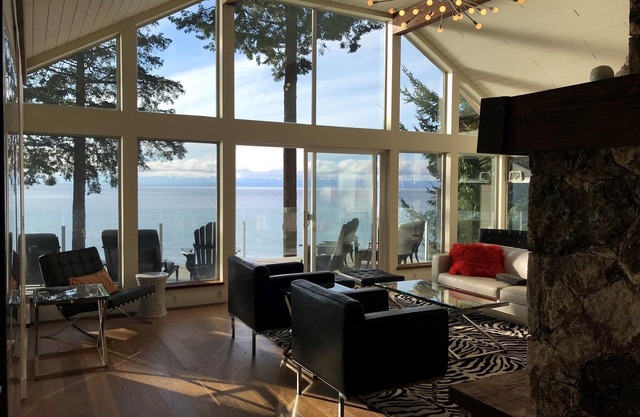 The Driftwood Beach House - Oceanfront Luxury on the Sunshine Coast of BC
