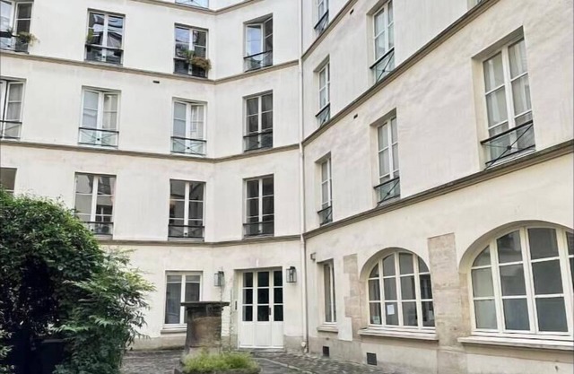 THE ESSENCE OF PARISIAN SOPHISTICATION IN THE LUXURIOUS 140SQM AT SAINT GERMAIN