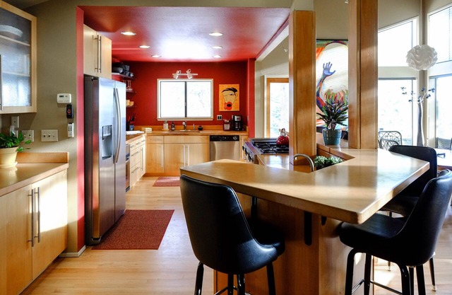 The Executive Lodge up in the West Hills and is 2 miles from downtown Bend.