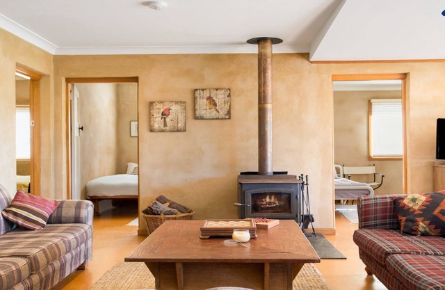 The Farmhouse — Relax in a rustic private sanctuary, pet and family friendly