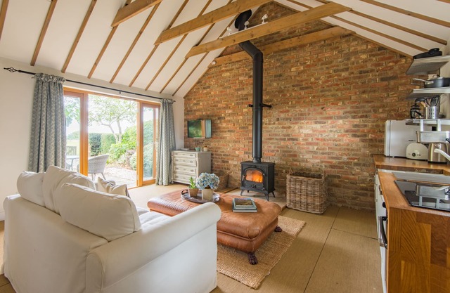 The Figgy by Bloom Stays - sleeps 2 guests in 1 bedroom