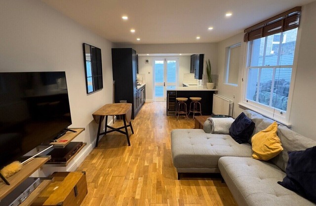 The finest flat in Clapham - being fully furnished