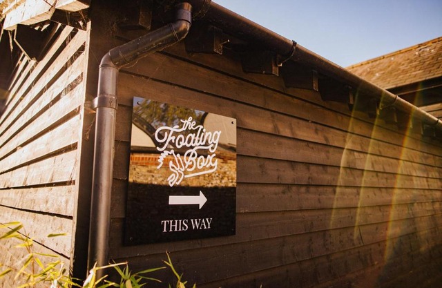 The Foaling Box non pet friendly