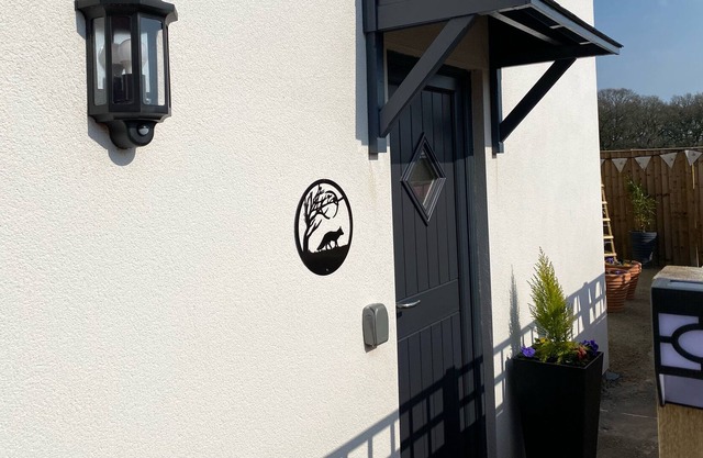 THE FOX, romantic, with a garden in Worleston