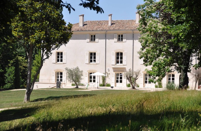 The Fruitier, charming & elegant holiday home, 6 p., at gates of Provence