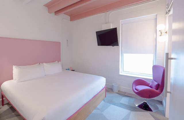 The Gallatin 311, Colorful Boutique Hotel