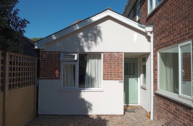 THE GARDEN HOUSE COTTAGE, pet friendly, with a garden in Whitstable