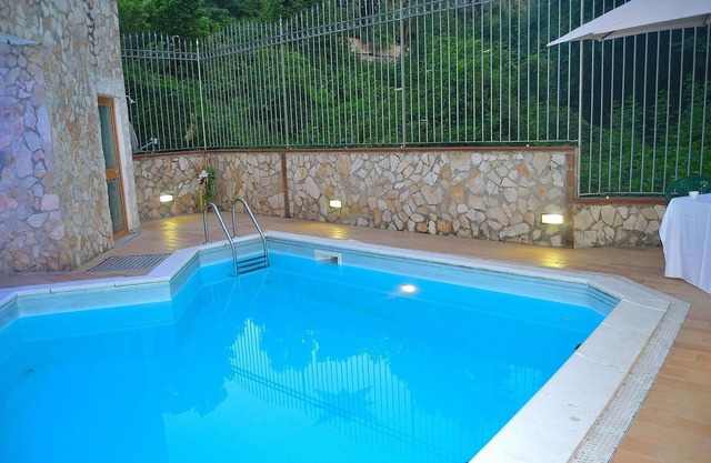 the gardens of capodimonte 2 with swimming pool and wi-fi