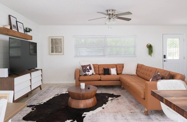 The Gator Getaway - Sleeps 10/Huge Backyard