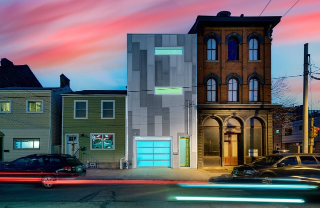 The Glassy House, Chic, Modern, 40ft Atrium, In South Side Pittsburgh
