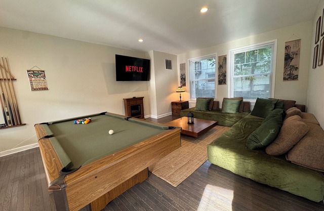 The Glebe House: Host 25, Arcade, Hot Tub, Speakeasy, Family & Friends Getaway