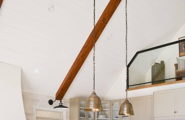 The Goat Haus: Luxury Waterfront Cottage - Quebec (1.5hrs from Ottawa)