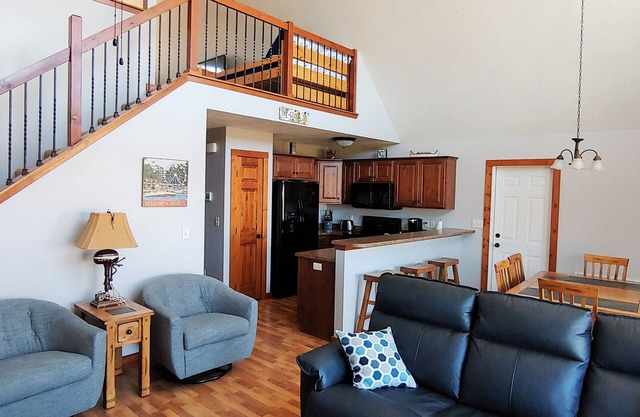The Good Life Cabin - Bridges Bay Resort in Okoboji, Iowa