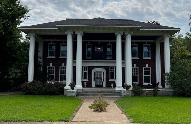 The Governors Mansion in Clarksdale Mississippi. A Step Back in Time