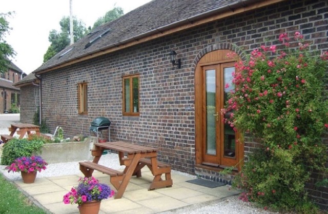 The Granary - Beautiful barn conversion set on a working farm with scenic views