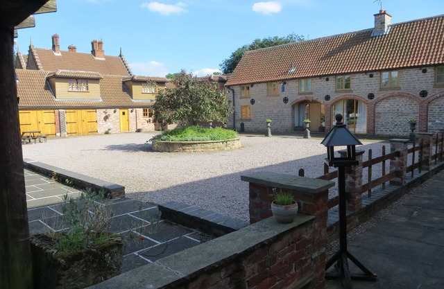 The Granary Cottage, 10 acres set within the gated grounds of Newstead Abbey.