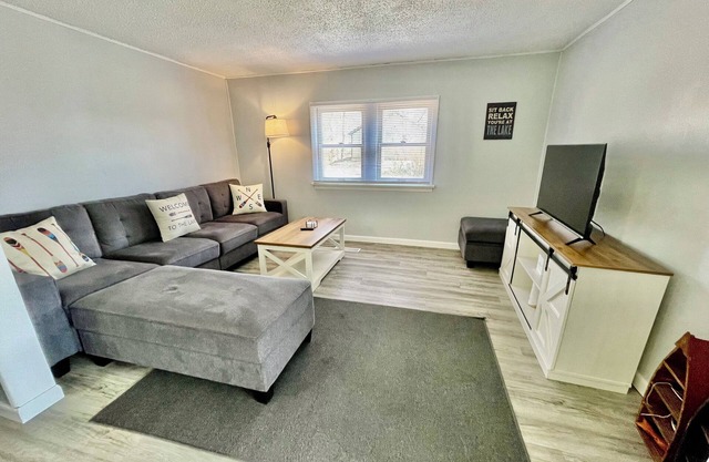 The Grandview Lake House, Dog Friendly, Near Lake Madison, Outdoor Patio