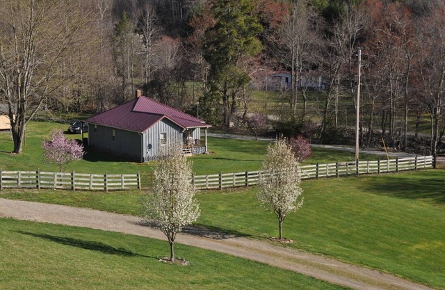 The Grey Cabin at Highland Hideaways