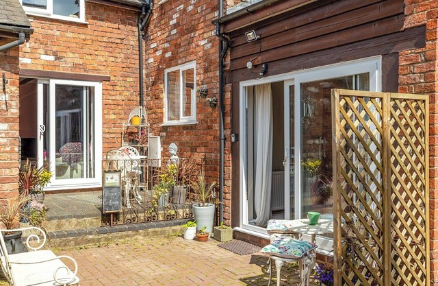 The Grooms Cottage-UK45659