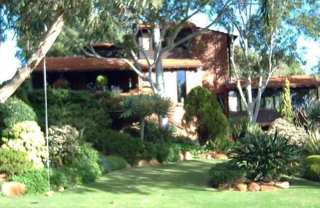 The Gums, Garden Apartment.