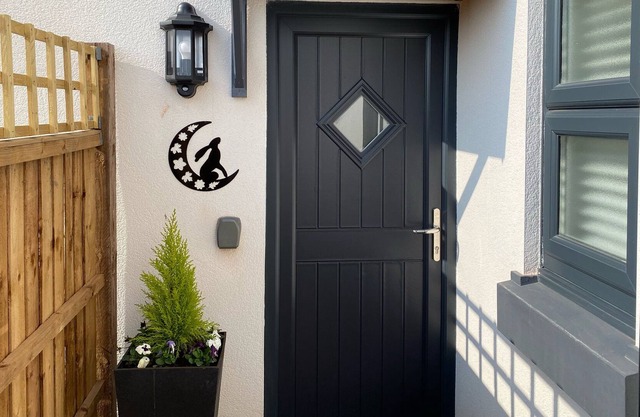 THE HARE, romantic, luxury holiday cottage in Worleston