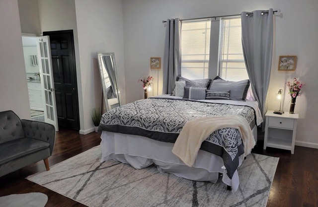The Heart of Main Street: Luxury 4-bedroom 2 bathroom Downtown Tulsa