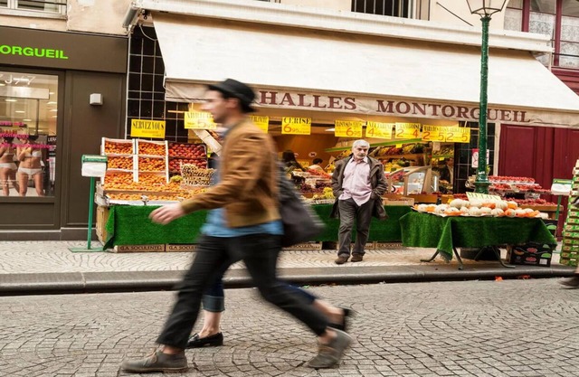 THE HEART OF PARISIAN SHOPS & CAFES-A FAMILY STAY MINUETS FROM RUE MONTORGUEIL