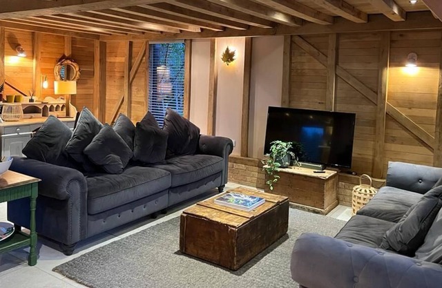 The Hen House: Cosy Retreat, Scenic Countryside