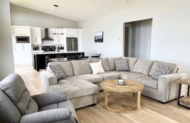 The Heron's Nest - Minutes to Golf & Beaches