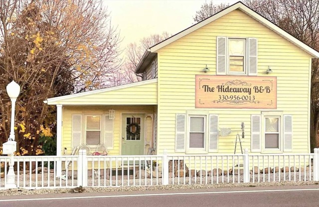 The Hideaway Boujee Farmhouse lots to do and Love