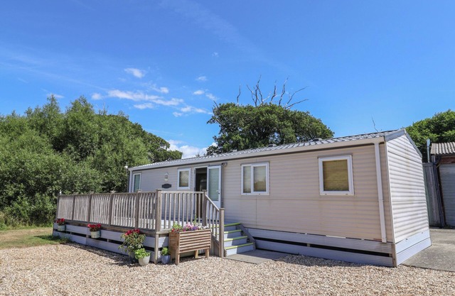 THE HIDEAWAY, family friendly, character holiday cottage in Portesham