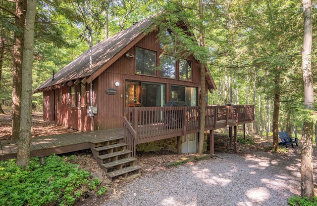 The Hideaway: Lake Area, Outdoor Fireplace, Video Games, Hot Tub!