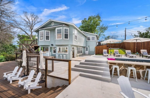 The Hideaway on Lake Dunlap*Direct Lake Dunlap Access*Pool*Accommodates 20