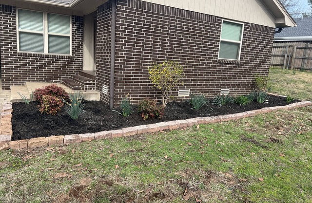 The Highland house is a Charming 3-bedroom house with AC & WiFi in Russellville
