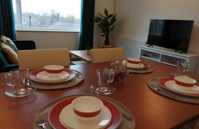 The Hillside - Cosy 2 Bedroom Apartment King's Norton Birmingham