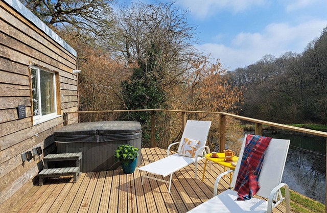 The Hoot - a gorgeous & secluded cabin on private wildlife reserve
