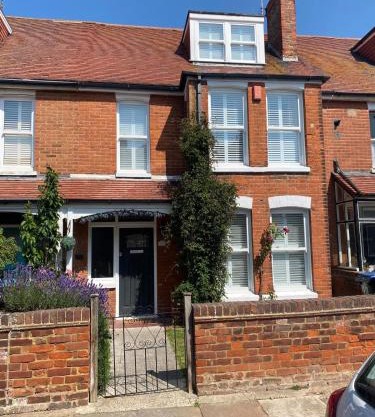 The House 2 minute walk to golden sandy beach