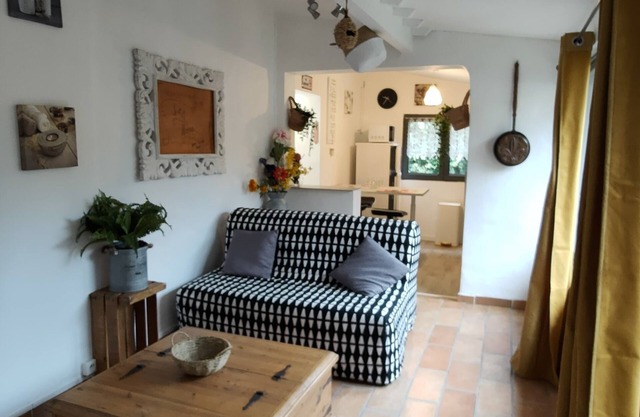 The house around the fig tree