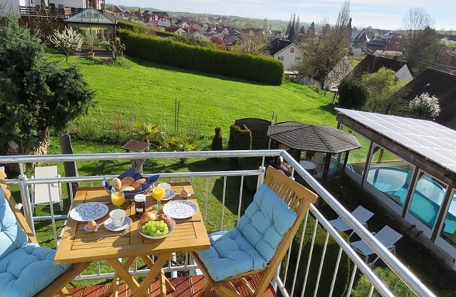 The house (Fewo Hortensie) with pool on the German Wine Route