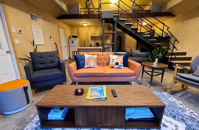 The Hygge House/A Cozy Guest House 15 min from Downtown