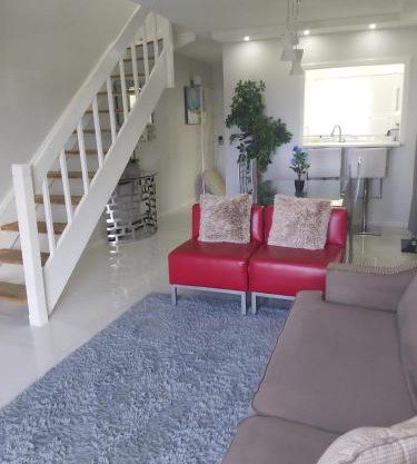 The Island Flat Villa - Near Airport & Beach