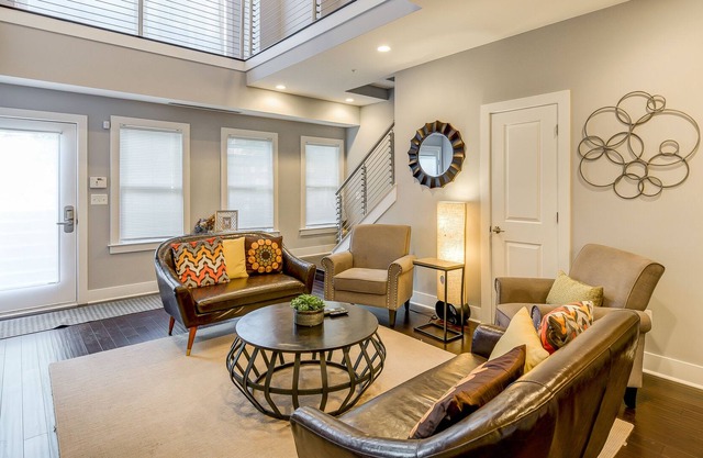 The Kensington Place Condo. A Luxury 3 Bedroom Duplex Condo with Off-St Parking