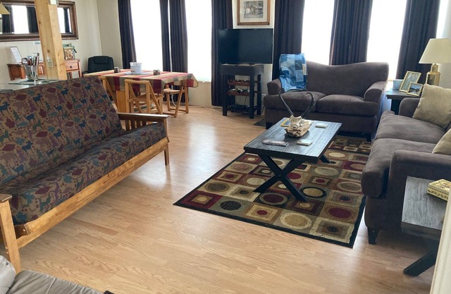 The Kjar House. A one bedroom family retreat in the Oregon outback.