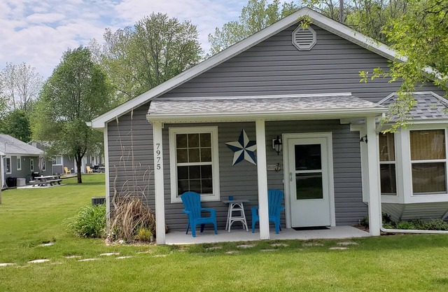 The Lake House Cottage - Sleeps 5