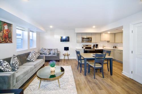The Lenny: Modern Boutique Loft